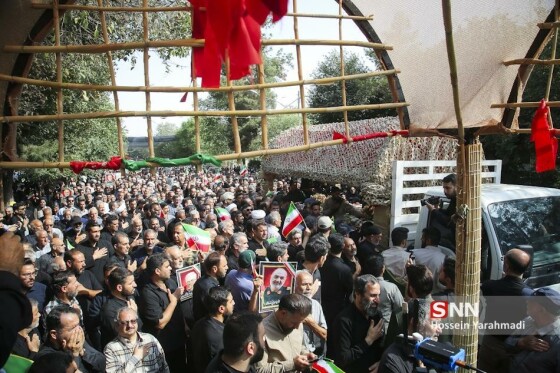 تشییع پیکر مطهر ۶ تن از شهدای هوافضای سپاه در کاشان