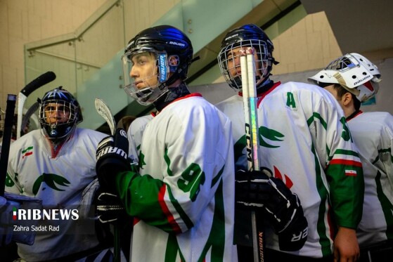 مسابقات هاکی روی یخ