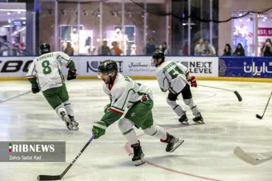 مسابقات هاکی روی یخ