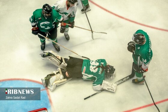 مسابقات هاکی روی یخ