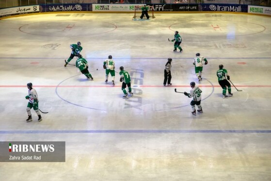 مسابقات هاکی روی یخ