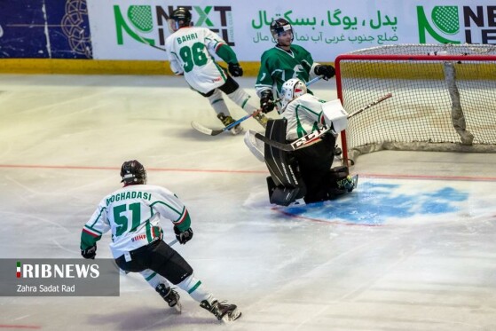 مسابقات هاکی روی یخ