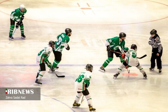 مسابقات هاکی روی یخ