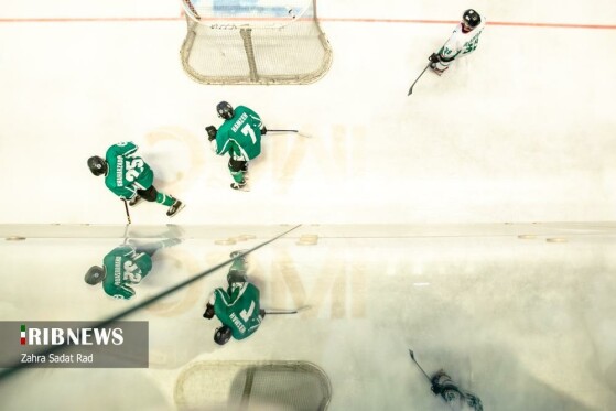 مسابقات هاکی روی یخ