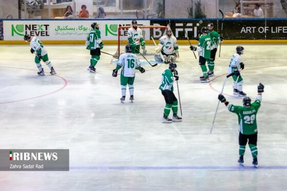 مسابقات هاکی روی یخ