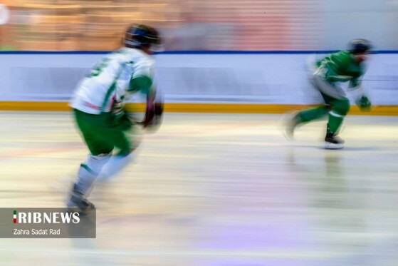 مسابقات هاکی روی یخ