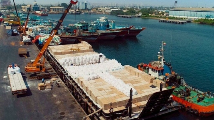 تخلیه ‌و بارگیری ۵۳ میلیون تن کالا در بنادر کشور در بهار ۱۴۰۴