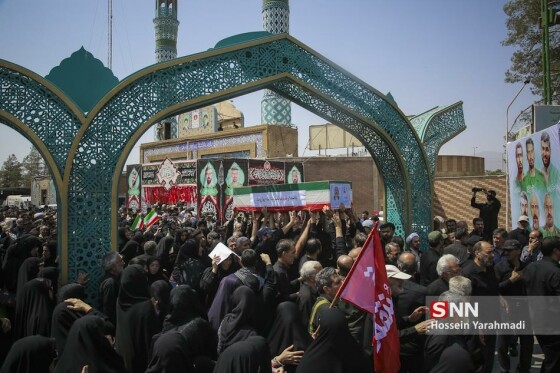 تشییع پیکر مطهر ۶ تن از شهدای هوافضای سپاه در کاشان