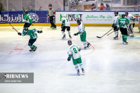 مسابقات هاکی روی یخ