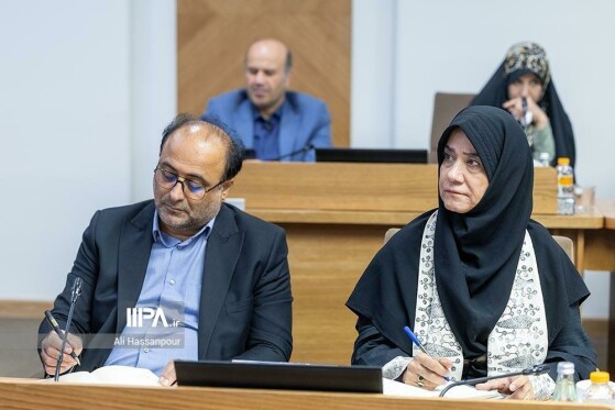 نشست مسئولان عالی رتبه اقتصادی کشور با انجمن،جامعه های حرفه ای و نمایندگان بخش خصوصی