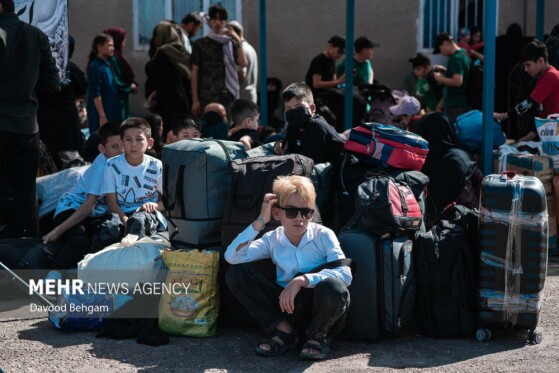 بازگشت اتباع افغانستانی از مرز دوغارون
