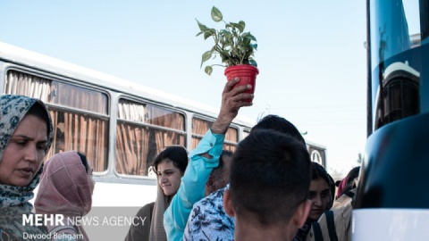 گزارش تصویری/ بازگشت اتباع افغانستانی از مرز دوغارون
