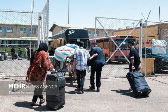 بازگشت اتباع افغانستانی از مرز دوغارون
