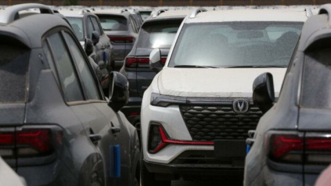 بازار خودروهای وارداتی همچنان در رکود / پیش‌بینی واردات ۹۰ هزار خودرو