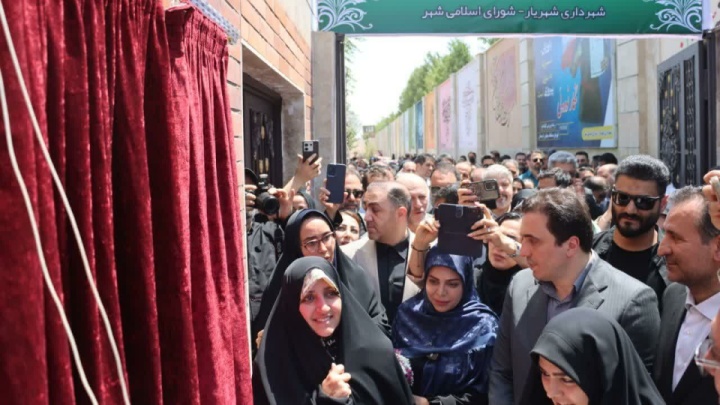 بهروزآذر: توسعه عدالت‌محور و ارتقای کیفیت زندگی زنان از اولویت‌های دولت است