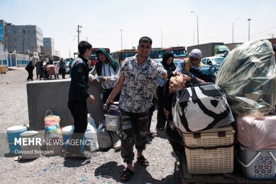 بازگشت اتباع افغانستانی از مرز دوغارون