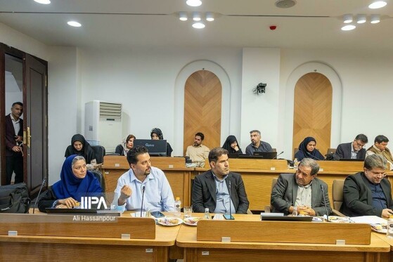 نشست مسئولان عالی رتبه اقتصادی کشور با انجمن،جامعه های حرفه ای و نمایندگان بخش خصوصی