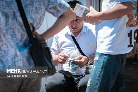 بازگشت اتباع افغانستانی از مرز دوغارون