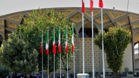 بازگشت زندگی به «تئاتر»/ همه نمایش‌هایی که در دوران پساجنگ روی صحنه‌اند +جدول