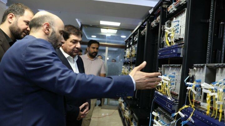 مخبر: هنر نیست که اولویت در مناقصه‌هایمان توجه به شرکت‌های خارجی باشد