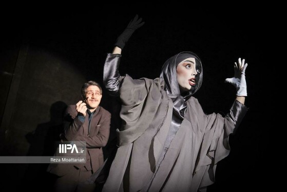 نمایش بازیگر سایه ها