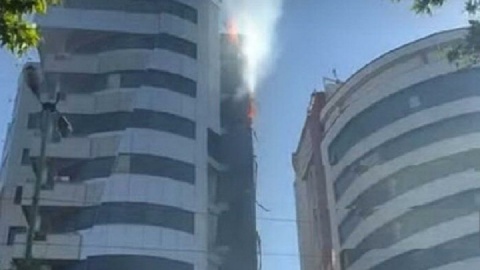 آتش‌سوزی در برج زمرد تبریز مهار شد