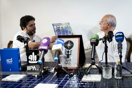 مراسم رونمایی کتاب آبی آنتیک؛ از تاج تا استقلال