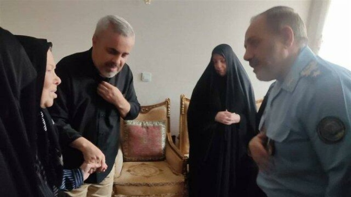 دیدار وزیر دفاع با خانواده شهید سپهبد محمد باقری