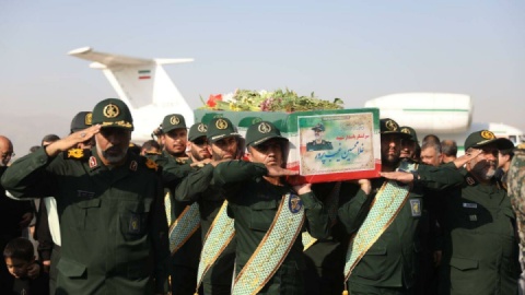 استقبال از پیکر سردار شهید غلامحسین غیب پرور در فرودگاه شیراز