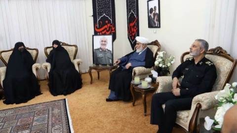 ابلاغ سلام و دعای رهبر معظم انقلاب به خانواده شهید سلامی