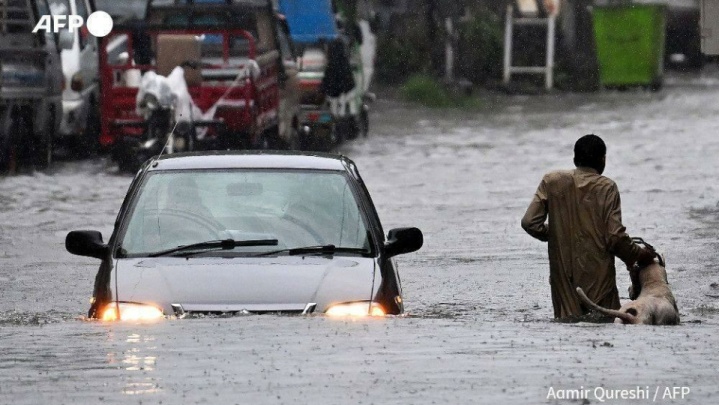 جان باختن ۵۴ نفر در ۲۴ ساعت گذشته در پی بارش شدید باران‌های موسمی در پاکستان