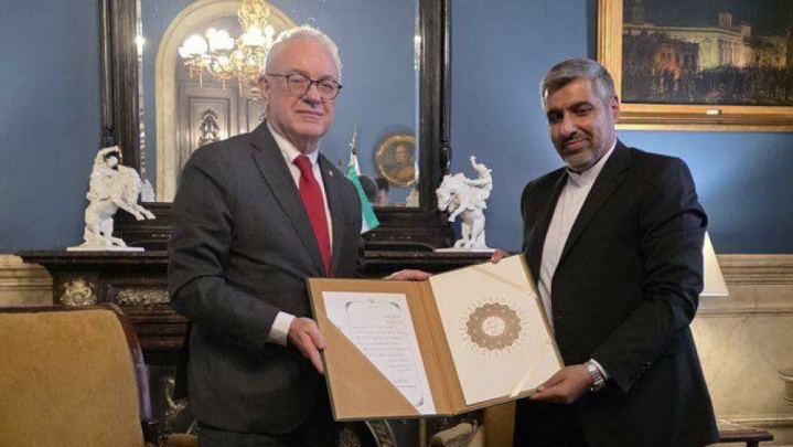 عزم ایران و اروگوئه بر گسترش همکاری های اقتصادی و تجاری