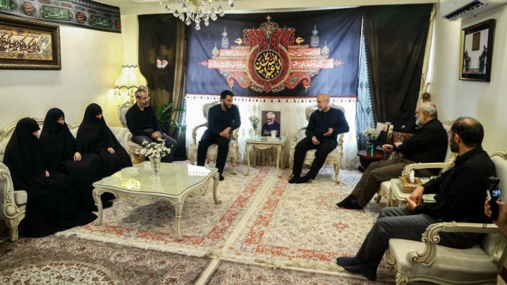 حضور رئیس مجلس در منزل شهید محمدمهدی طهرانچی