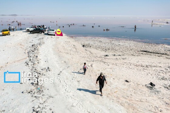 شنا در ارومیه «نیمهجان»