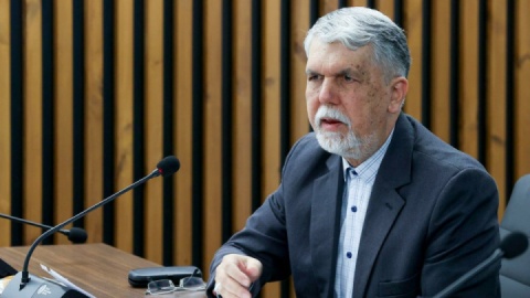 وزیر فرهنگ: با فردای ایران بازی نکنیم