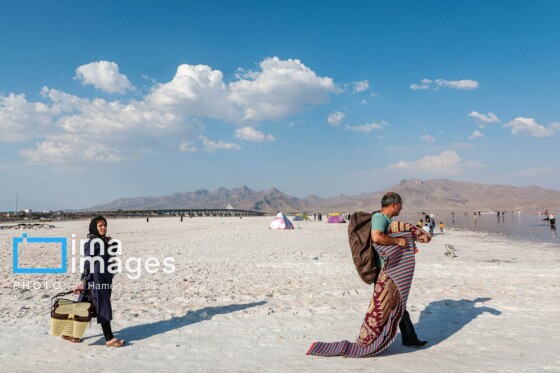 شنا در ارومیه «نیمه‌جان»