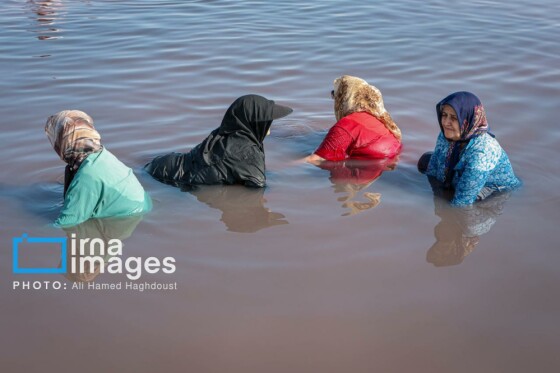 شنا در ارومیه «نیمهجان»