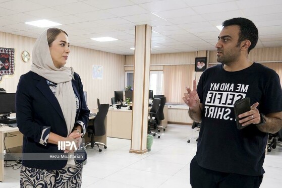 مهروز ساعی در تحریریه ایران