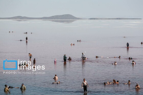 شنا در ارومیه «نیمهجان»