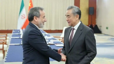 دیپلماسی ایران در مسیر تعامل سازنده با جهان حرکت می‌کند