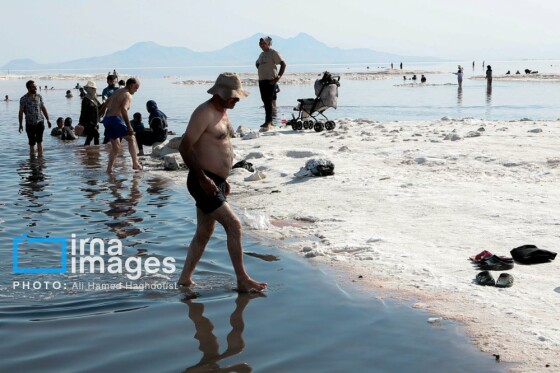 شنا در ارومیه «نیمهجان»