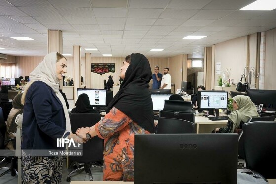 مهروز ساعی در تحریریه ایران