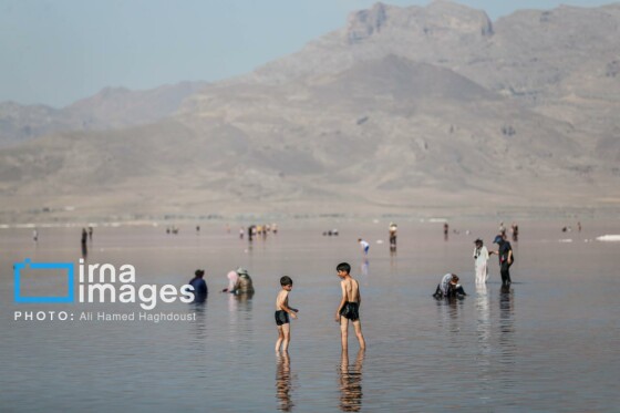 شنا در ارومیه «نیمهجان»