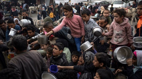 شهادت بیش از ۹۰۰ نفر در غزه برای به دست آوردن نان / گرسنگی قاتل جان ۷۱ کودک