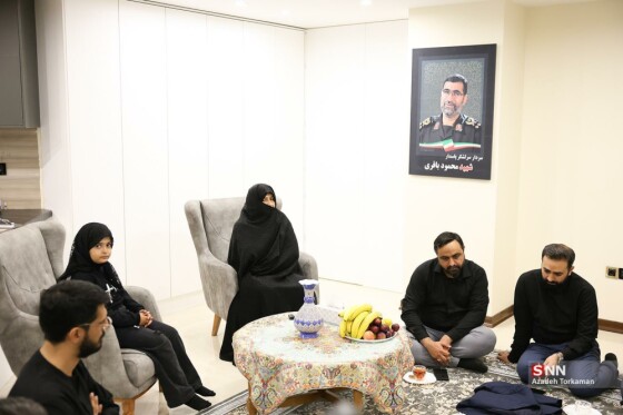 حضور جمعی از اصحاب رسانه در منزل سردار سرلشکر شهید محمود باقری