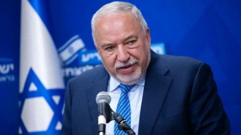 لیبرمن: هدف نتانیاهو طولانی کردن جنگ غزه تا زمان انتخابات است