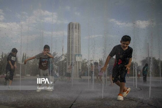 پارک آب و آتش؛ پناهگاه کودکان در موج گرمای تهران