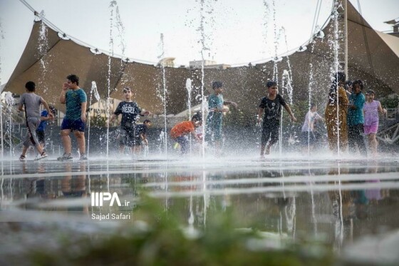 پارک آب و آتش؛ پناهگاه کودکان در موج گرمای تهران