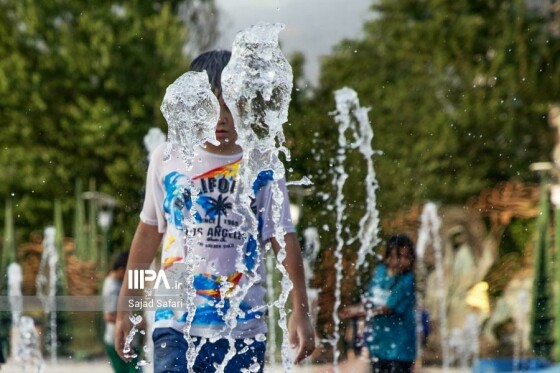 پارک آب و آتش؛ پناهگاه کودکان در موج گرمای تهران