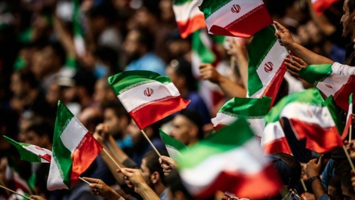 نسل زد، پای کار وطن